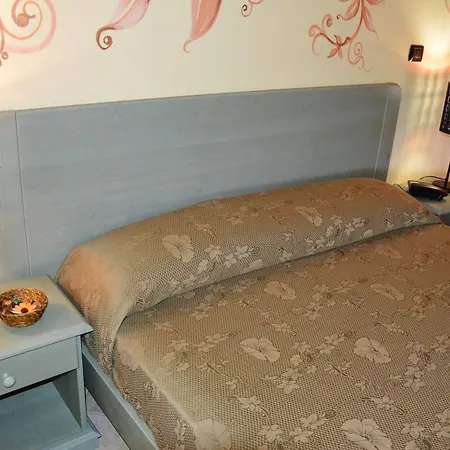 Cascina Scola Farm stay *