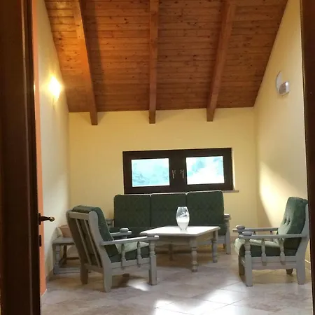 Cascina Scola Farm stay *