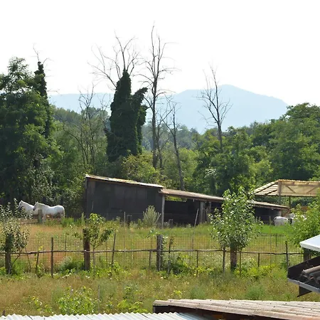 Cascina Scola Farm stay *
